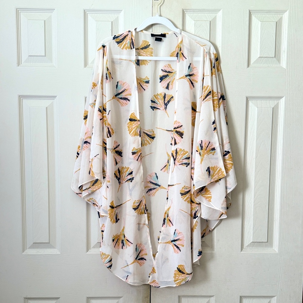 Steve Madden Open Front Floral Kimono